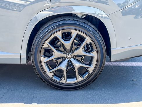 Used 2025 Lexus TX 500h AWD w/ Technology Package image 10