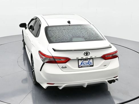 Used 2018 Toyota Camry SE w/ Moonroof Package image 37