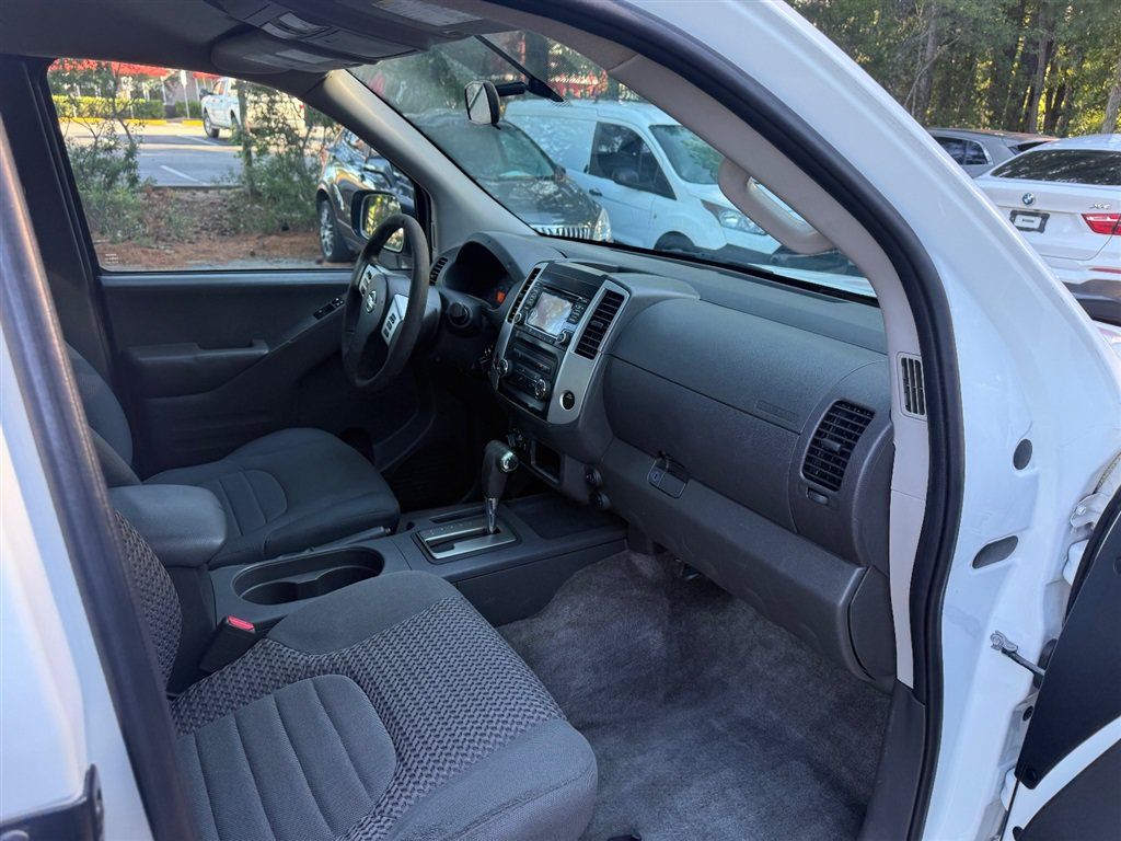 Used 2018 Nissan Frontier SV AWD/4WD image 14