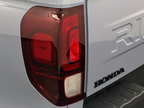 New 2026 Honda Ridgeline Black Edition image 13