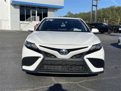 Used 2024 Toyota Camry SE image 7
