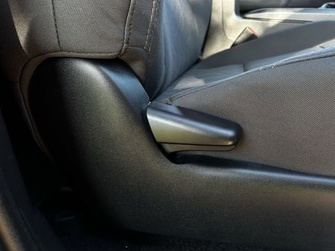 Used 2018 Toyota Tacoma TRD Sport w/ Technology Package RWD image 27