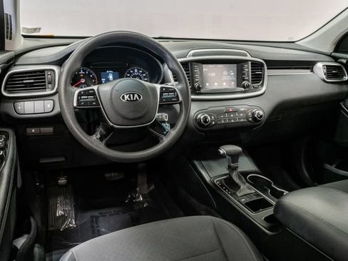 Used 2019 Kia Sorento L FWD image 7