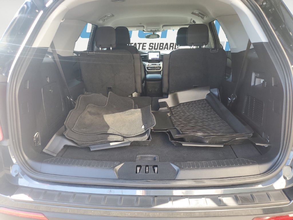Used 2023 Ford Explorer XLT AWD/4WD image 16