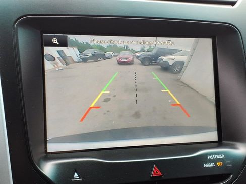 Used 2014 Ford Explorer XLT w/ Equipment Group 202A AWD/4WD image 10