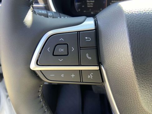 Used 2026 Toyota Highlander Limited AWD/4WD image 34