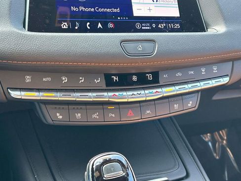 Certified 2023 Cadillac XT4 Premium Luxury w/ Enhanced Visibility Package image 37