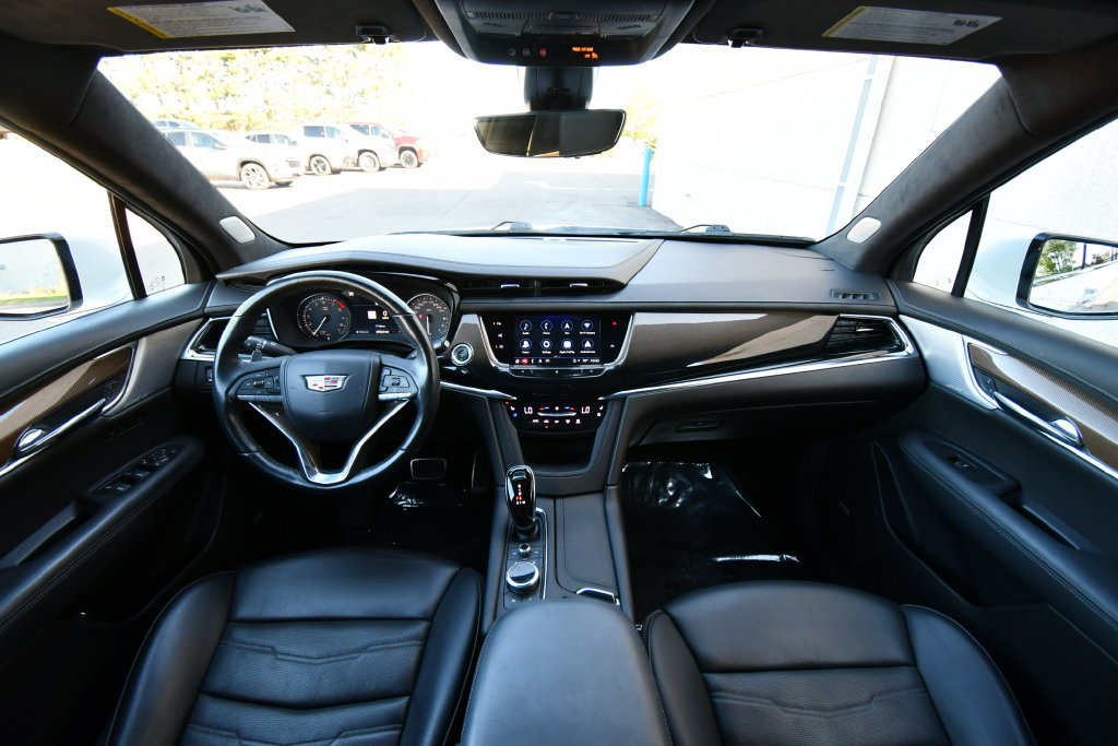 Used 2021 Cadillac XT6 Sport w/ Platinum Package AWD/4WD image 3