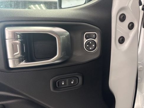 New 2026 Jeep Gladiator Sport AWD/4WD image 16