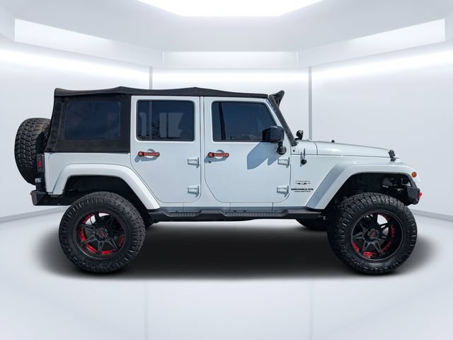 Used 2016 Jeep Wrangler Unlimited Sahara w/ Dual Top Group AWD/4WD image 2