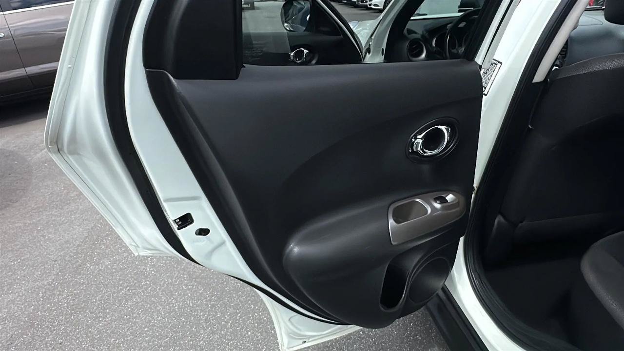 Used 2012 Nissan Juke SV AWD/4WD image 23