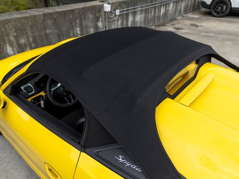 Certified 2016 Porsche Boxster Spyder RWD image 23