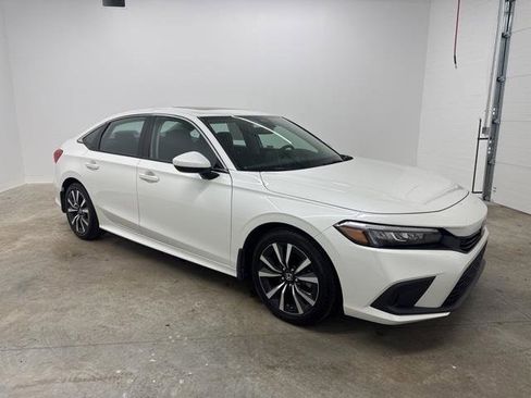 Used 2023 Honda Civic EX image 3