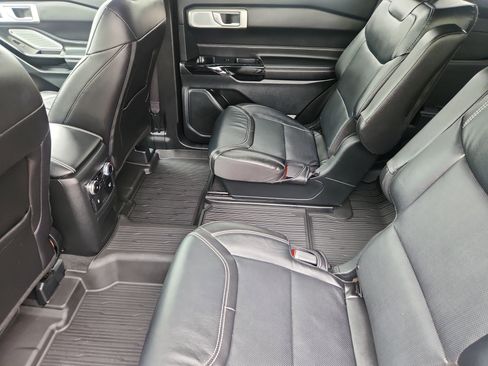 Used 2023 Ford Explorer ST w/ Equipment Group 401A AWD/4WD image 12