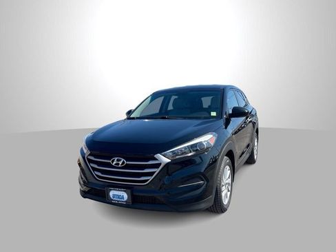 Used 2018 Hyundai Tucson SE image 1