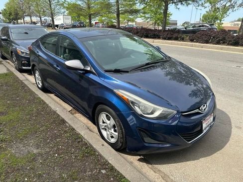 Used 2015 Hyundai Elantra SE FWD image 2