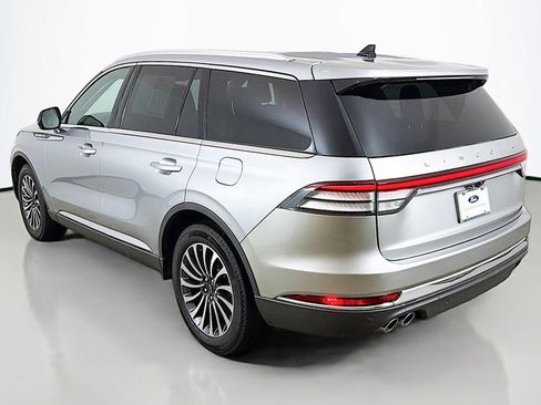 Used 2023 Lincoln Aviator Reserve image 11