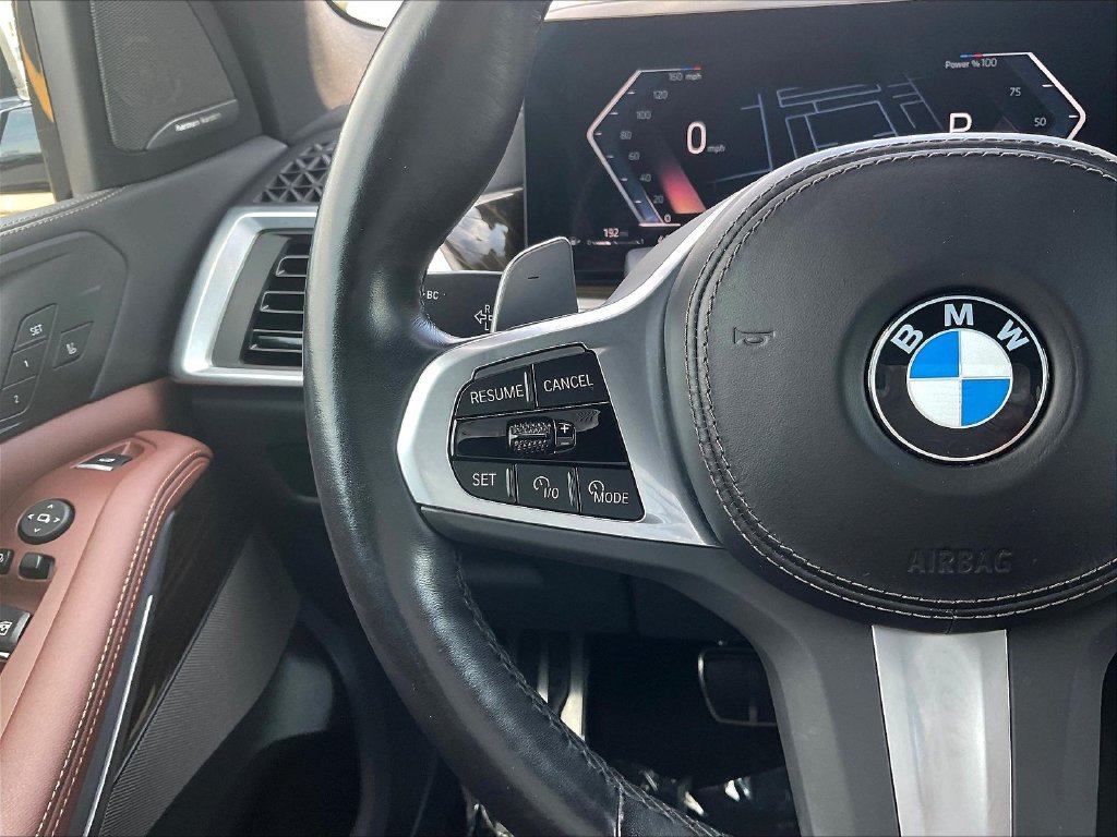 Used 2024 BMW X5 xDrive40i w/ M Sport Package AWD/4WD image 11