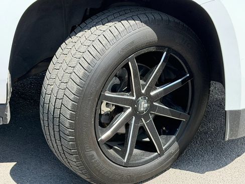 Used 2019 GMC Yukon SLT AWD/4WD image 18