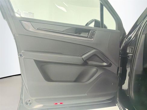 New 2026 Porsche Cayenne GTS image 6