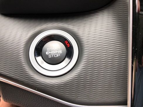 New 2025 Jeep Grand Cherokee Altitude image 24