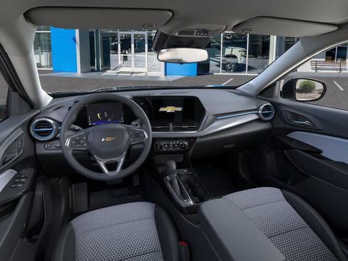 New 2026 Chevrolet Trax LT w/ LT Convenience Package FWD image 15