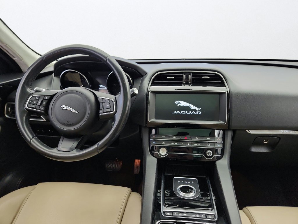 Used 2020 Jaguar F-PACE Premium AWD/4WD image 26