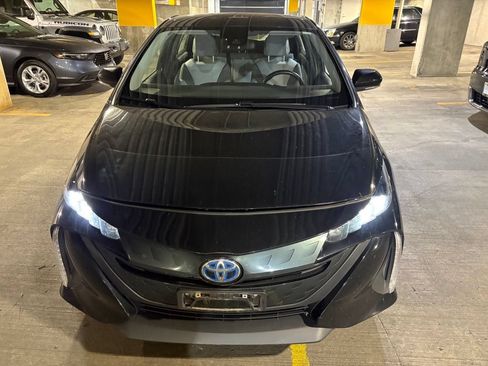 Used 2022 Toyota Prius Prime LE FWD image 8