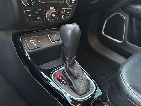 Used 2021 Jeep Compass Latitude image 25