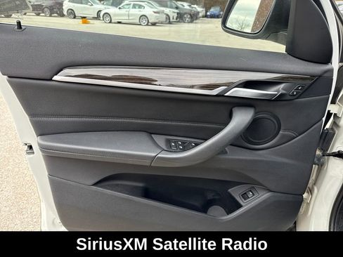 Used 2017 BMW X1 xDrive28i image 14