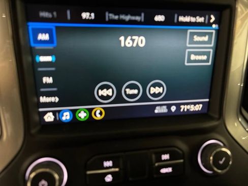 Used 2022 Chevrolet Silverado 1500 LT AWD/4WD image 26