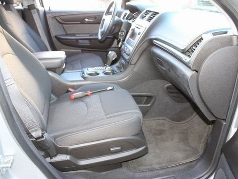 Used 2015 GMC Acadia SLE image 16