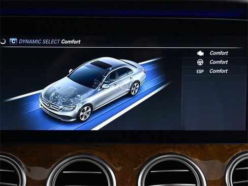 Used 2018 Mercedes-Benz E 300 4MATIC image 38