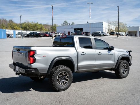 Used 2024 Chevrolet Colorado ZR2 w/ Technology Package image 10
