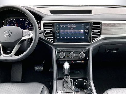 Used 2022 Volkswagen Atlas Cross Sport SE image 12