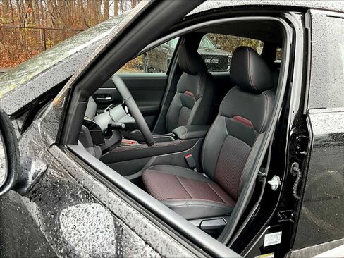 New 2025 Nissan Kicks SR w/ Illumination Package image 10