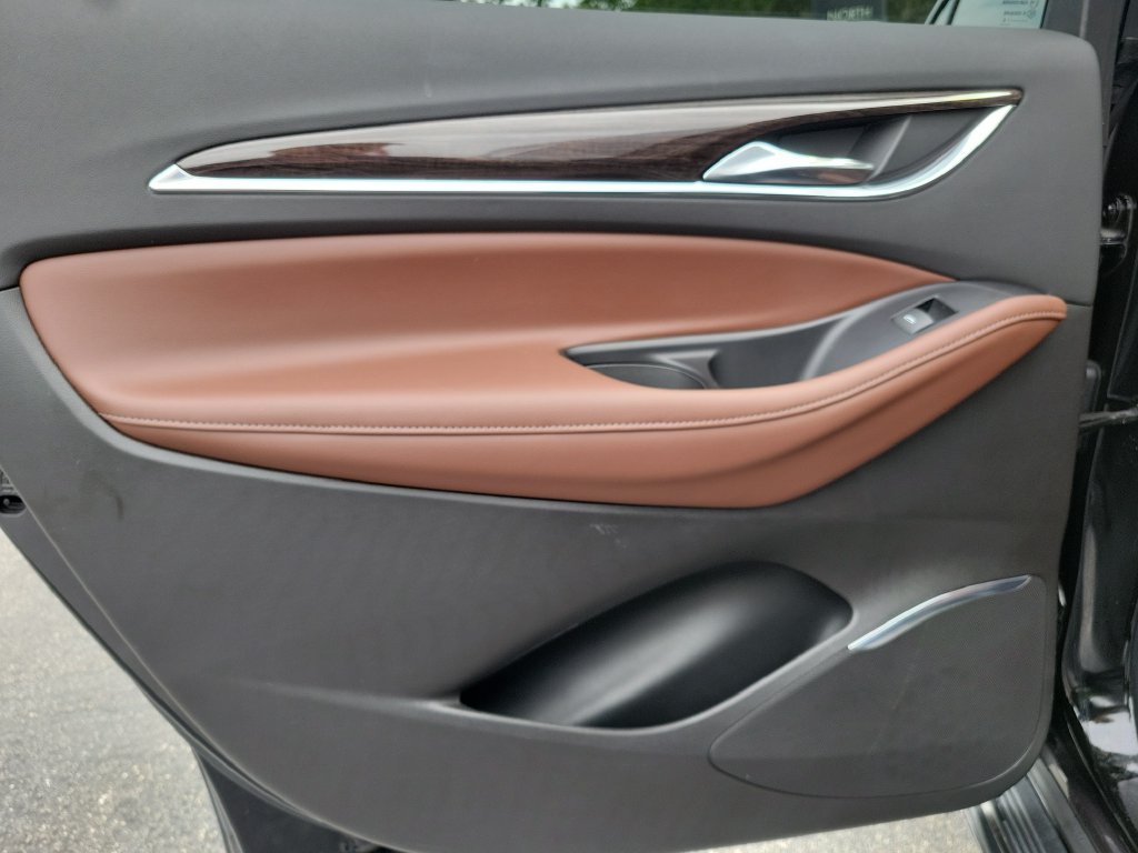 Used 2018 Buick Enclave Avenir w/ Avenir Technology Package FWD image 13