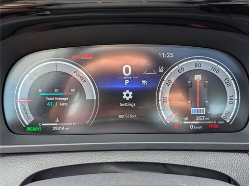 Used 2023 Toyota Crown Limited w/ Advanced Technology Package image 31