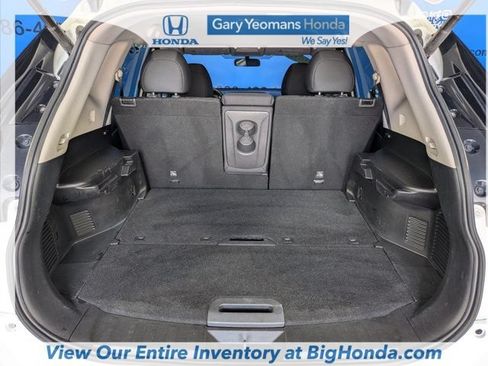 Used 2018 Nissan Rogue SV FWD image 17