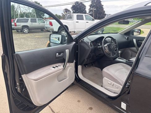 Used 2011 Nissan Rogue SV AWD/4WD image 11