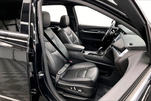 Used 2021 Cadillac XT5 Premium Luxury FWD image 8