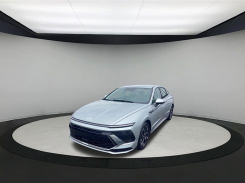 Used 2025 Hyundai Sonata SEL FWD image 4
