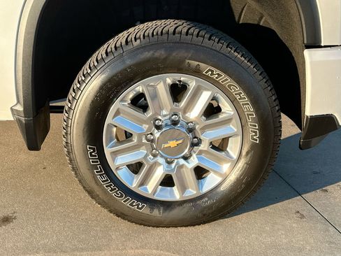 Used 2025 Chevrolet Silverado 2500 High Country w/ Technology Package image 10