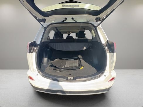 Used 2018 Toyota RAV4 LE Plus image 34