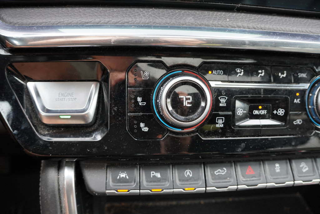 Used 2024 GMC Sierra 1500 Denali AWD/4WD image 7