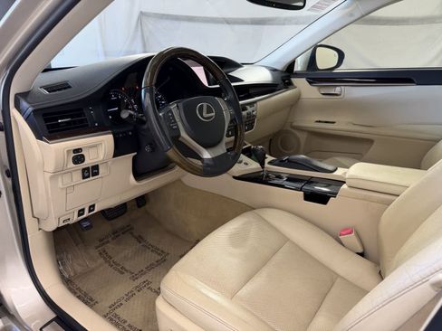 Used 2013 Lexus ES 350 w/ Luxury Pkg FWD image 8