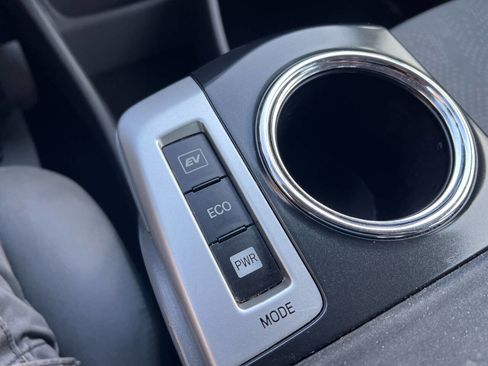 Used 2012 Toyota Prius V Three image 17