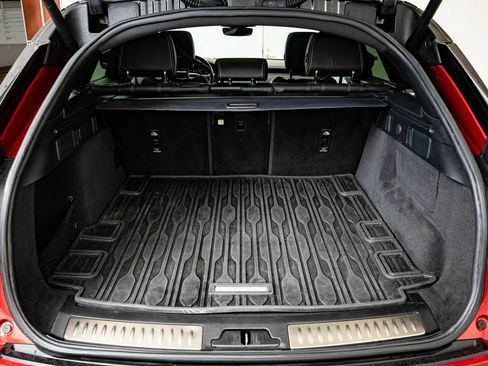 Used 2022 Land Rover Range Rover Velar R-Dynamic S image 17