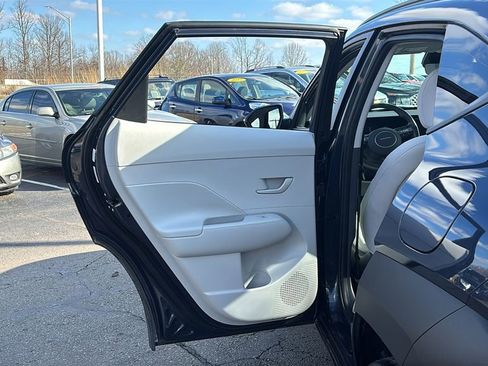 Used 2024 Hyundai Kona SEL image 28