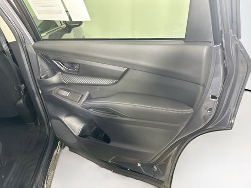 Used 2024 Subaru Ascent Premium w/ Convenience Package image 32